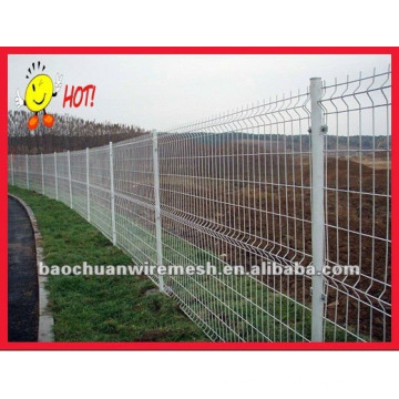 Garden using vinyl coated fences in store